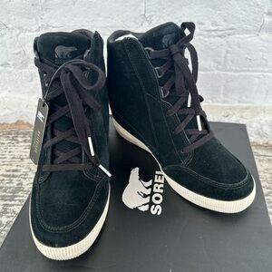 SOREL Suede Tennis Shoe Wedge Black White Sole 7.5 Out About Waterproof